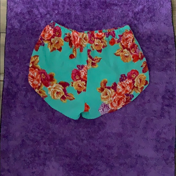 Flowy Shorts - Picture 5 of 5